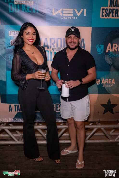 Tardinha do Kevi Jonny atrai fãs de toda a região e lota a Cabana Área Beach 269