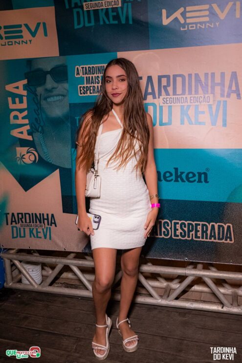 Tardinha do Kevi Jonny atrai fãs de toda a região e lota a Cabana Área Beach 280