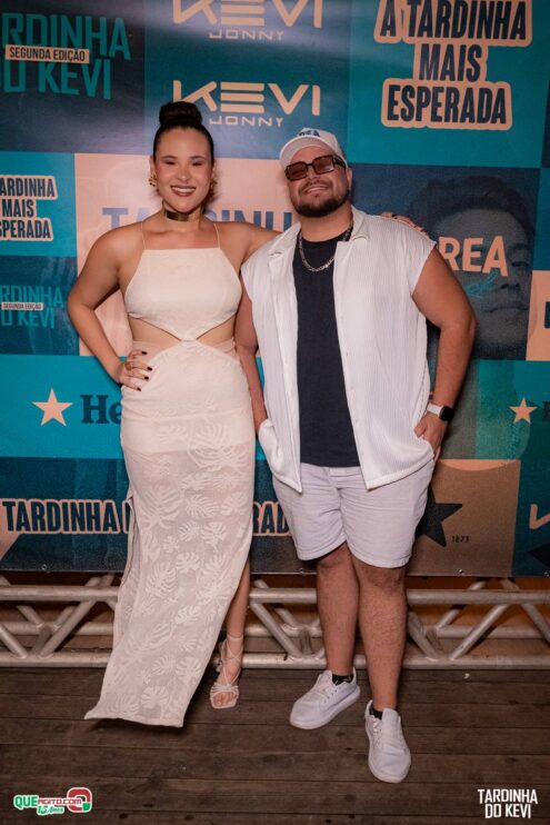 Tardinha do Kevi Jonny atrai fãs de toda a região e lota a Cabana Área Beach 294