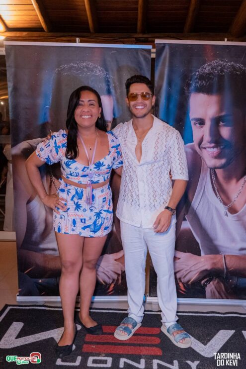 Tardinha do Kevi Jonny atrai fãs de toda a região e lota a Cabana Área Beach 475