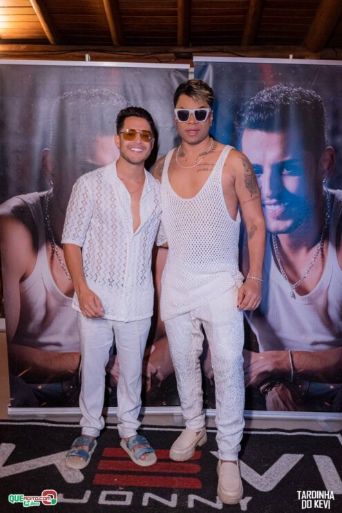 Tardinha do Kevi Jonny atrai fãs de toda a região e lota a Cabana Área Beach 477