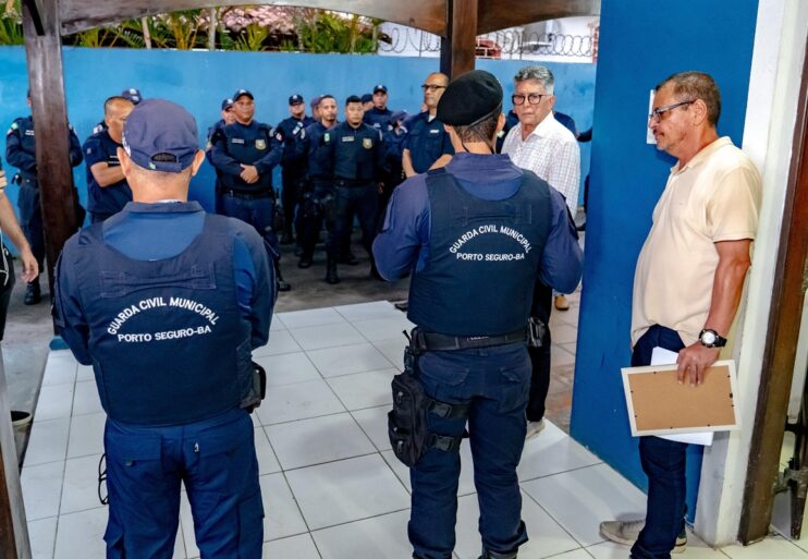 Prefeito Jânio Natal participa de evento em homenagem aos 50 anos da Guarda Municipal de Porto Seguro 13