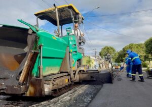 Prefeito Robério vistoria obras em vários pontos da cidade neste sábado (10), em Eunápolis 1