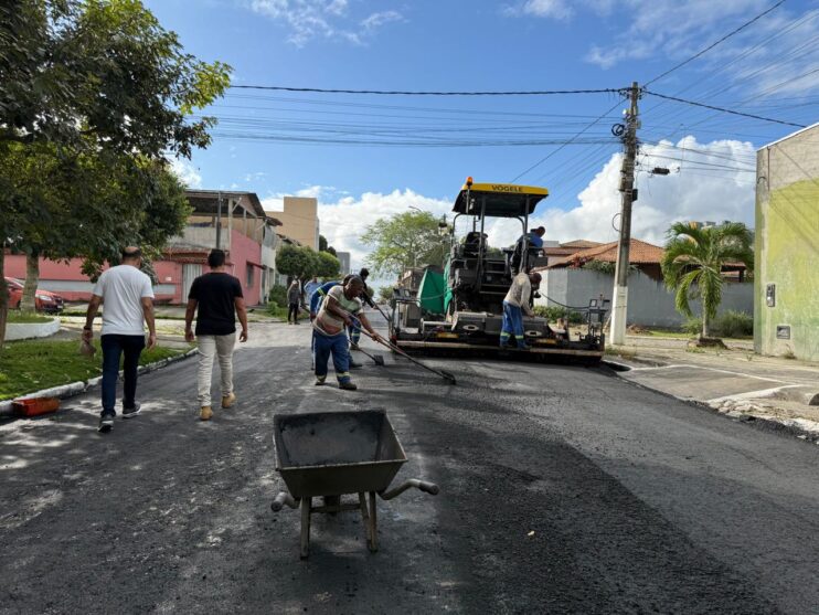 Prefeito Robério vistoria obras em vários pontos da cidade neste sábado (10), em Eunápolis 16