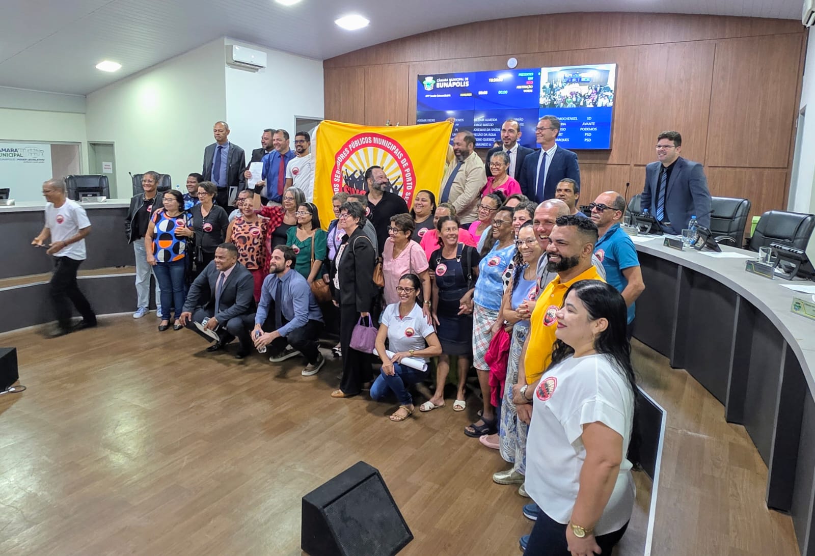 Câmara Municipal aprova reajuste salarial para os servidores efetivos de Eunápolis 5