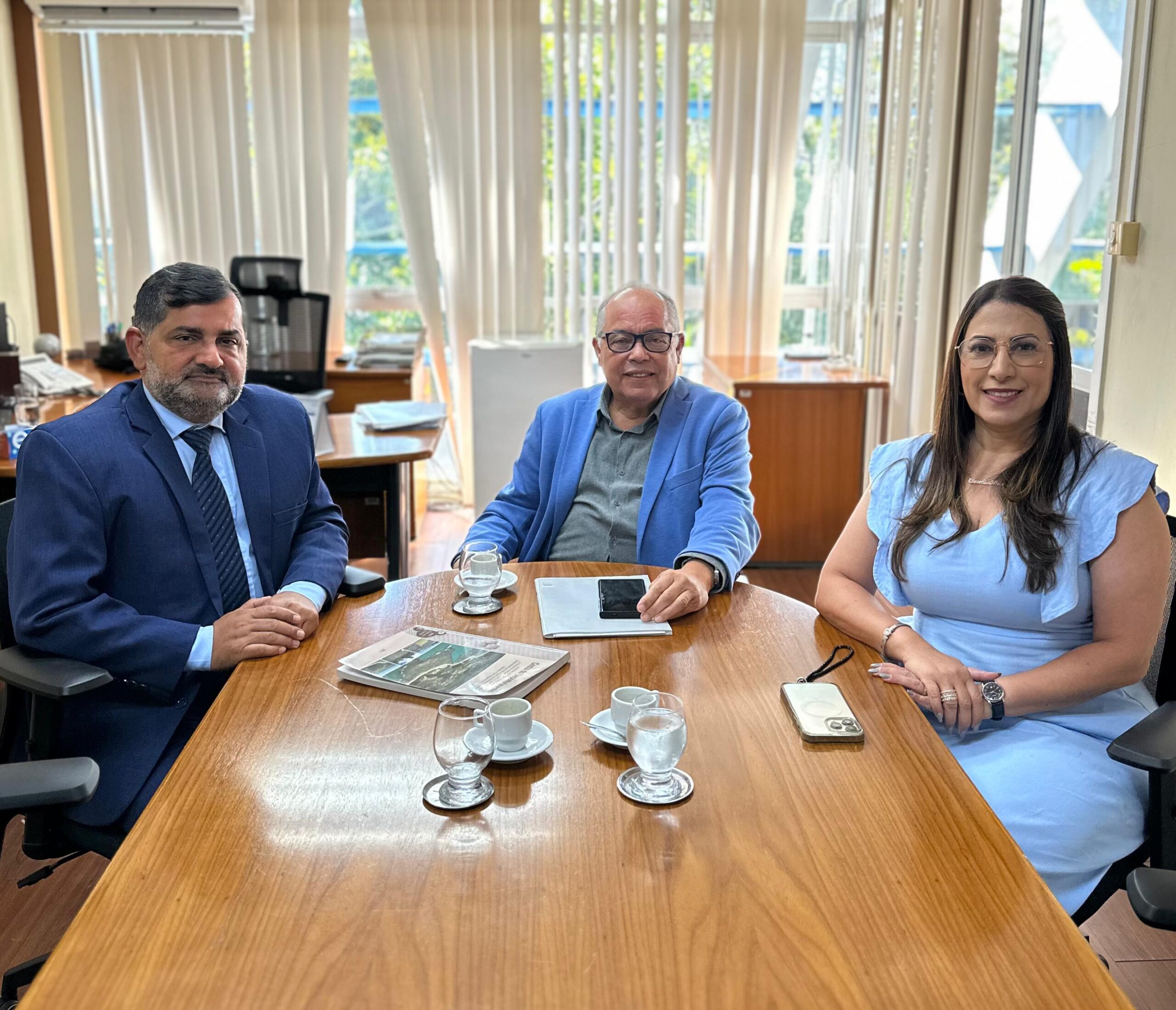 Deputada Cláudia Oliveira cumpre agenda intensa em Salvador em defesa da Costa do Descobrimento 6