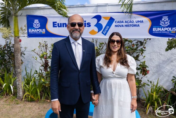 Eunápolis realiza ato cívico de hasteamento das bandeiras em comemoração aos 37 anos de emancipação. 58