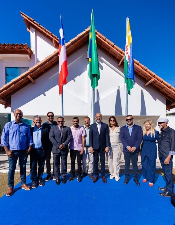 Eunápolis realiza ato cívico de hasteamento das bandeiras em comemoração aos 37 anos de emancipação. 59