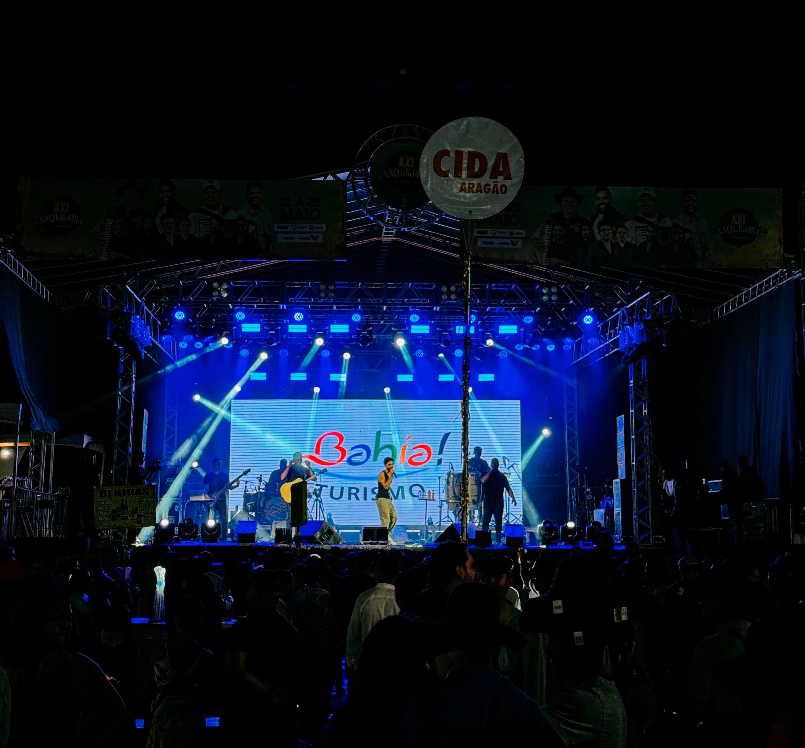 Lucas Queiroz encanta público em show realizado em Santa Rita de Cássia 5