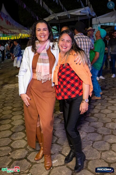 Neto Leite e Cris Mel animam a segunda noite do São João de Jacareci 2025 32