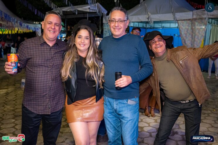 Neto Leite e Cris Mel animam a segunda noite do São João de Jacareci 2025 51