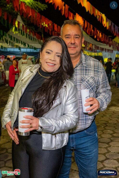 Neto Leite e Cris Mel animam a segunda noite do São João de Jacareci 2025 56