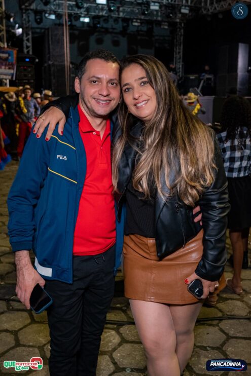 Neto Leite e Cris Mel animam a segunda noite do São João de Jacareci 2025 116