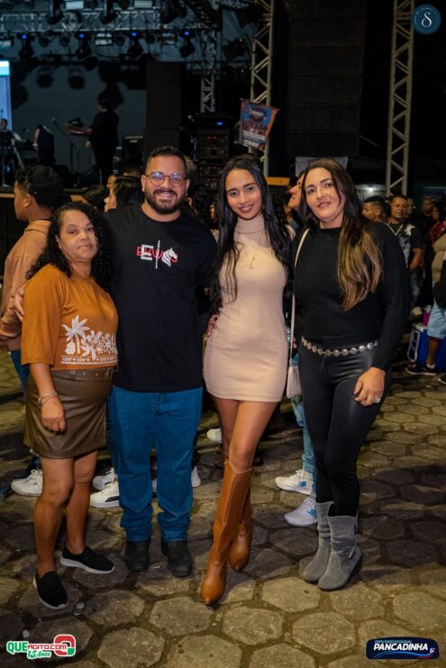Neto Leite e Cris Mel animam a segunda noite do São João de Jacareci 2025 139