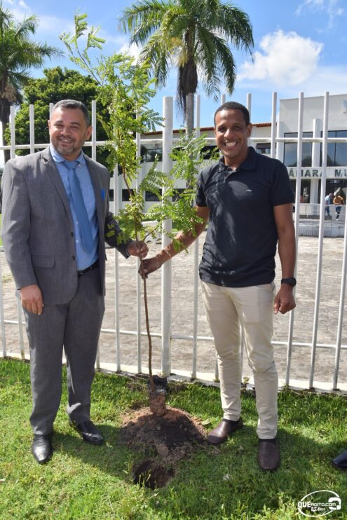 Câmara comemora Dia Mundial do Meio Ambiente com plantio de mudas 24