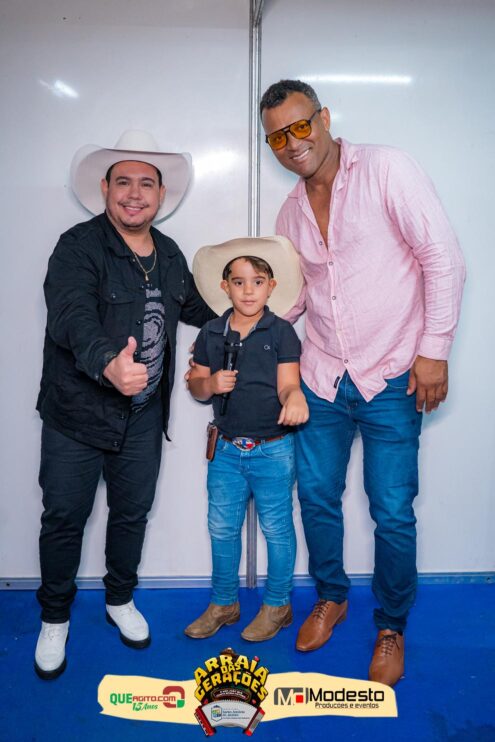 Júlio Nascimento encerra o Arraiá das Gerações com chave de ouro em Santo Antônio do Jacinto-MG 32