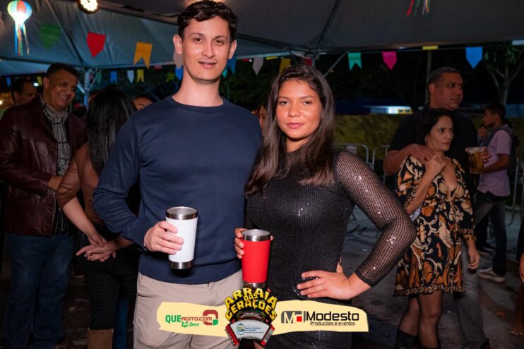 Júlio Nascimento encerra o Arraiá das Gerações com chave de ouro em Santo Antônio do Jacinto-MG 51