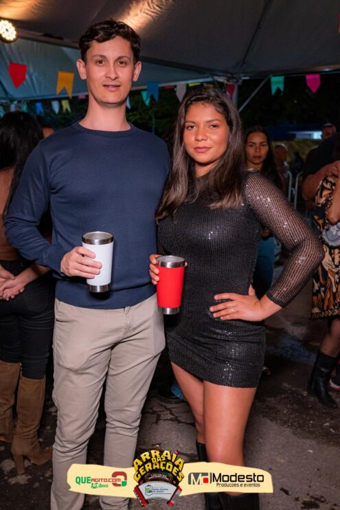 Júlio Nascimento encerra o Arraiá das Gerações com chave de ouro em Santo Antônio do Jacinto-MG 52