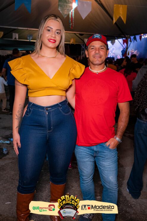 Júlio Nascimento encerra o Arraiá das Gerações com chave de ouro em Santo Antônio do Jacinto-MG 57