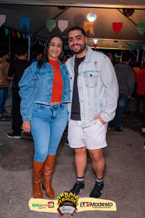 Júlio Nascimento encerra o Arraiá das Gerações com chave de ouro em Santo Antônio do Jacinto-MG 59