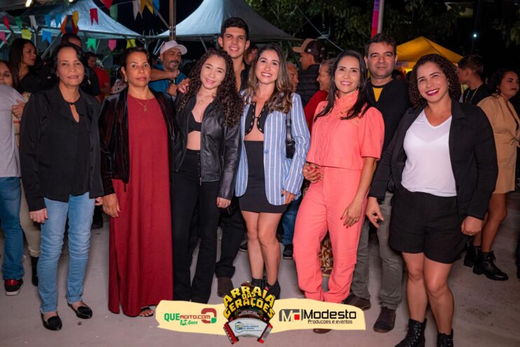 Júlio Nascimento encerra o Arraiá das Gerações com chave de ouro em Santo Antônio do Jacinto-MG 62