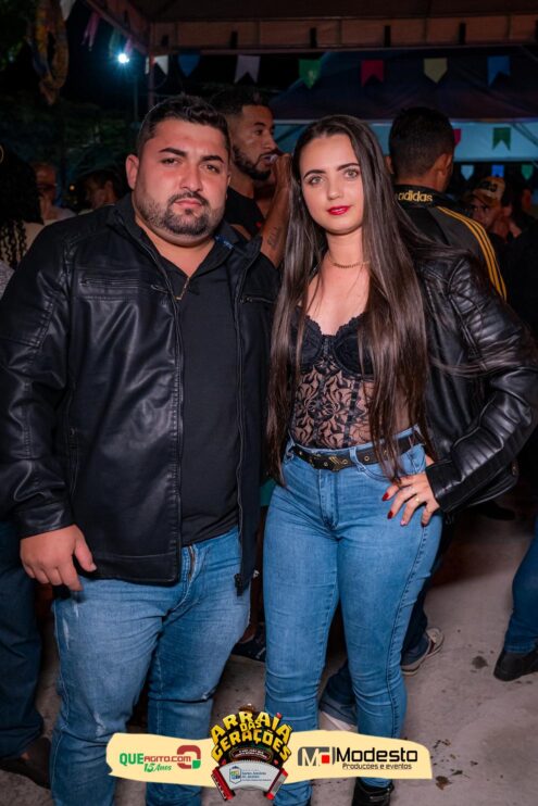 Júlio Nascimento encerra o Arraiá das Gerações com chave de ouro em Santo Antônio do Jacinto-MG 70