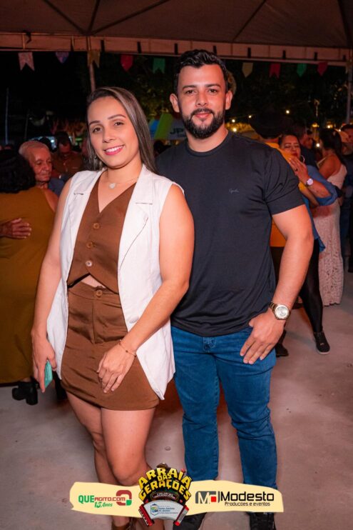 Júlio Nascimento encerra o Arraiá das Gerações com chave de ouro em Santo Antônio do Jacinto-MG 73