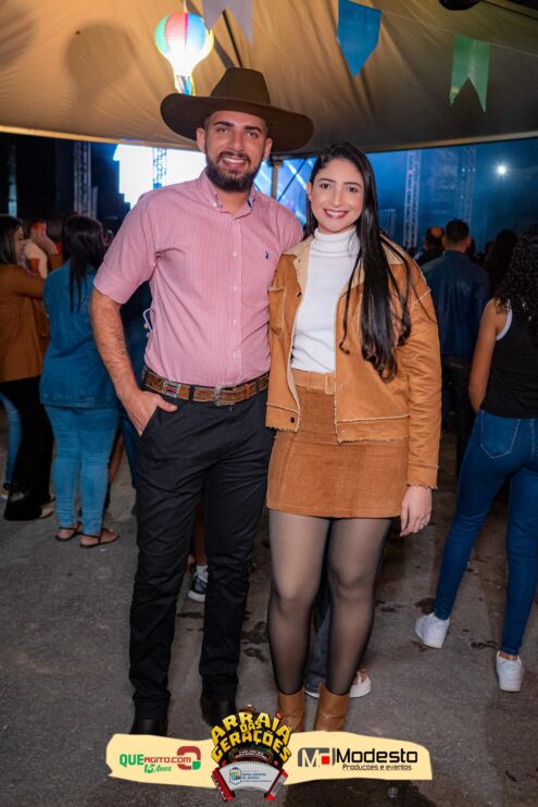 Júlio Nascimento encerra o Arraiá das Gerações com chave de ouro em Santo Antônio do Jacinto-MG 83