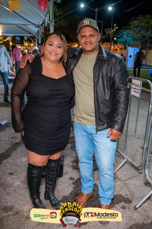 Júlio Nascimento encerra o Arraiá das Gerações com chave de ouro em Santo Antônio do Jacinto-MG 86