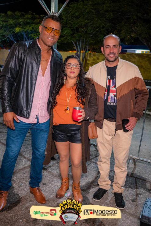 Júlio Nascimento encerra o Arraiá das Gerações com chave de ouro em Santo Antônio do Jacinto-MG 97