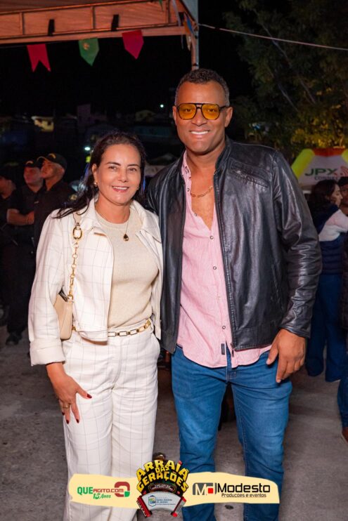 Júlio Nascimento encerra o Arraiá das Gerações com chave de ouro em Santo Antônio do Jacinto-MG 99