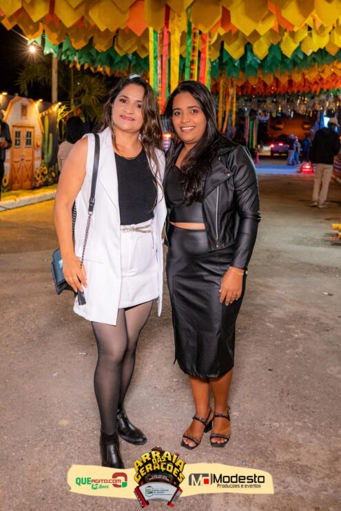 Júlio Nascimento encerra o Arraiá das Gerações com chave de ouro em Santo Antônio do Jacinto-MG 109