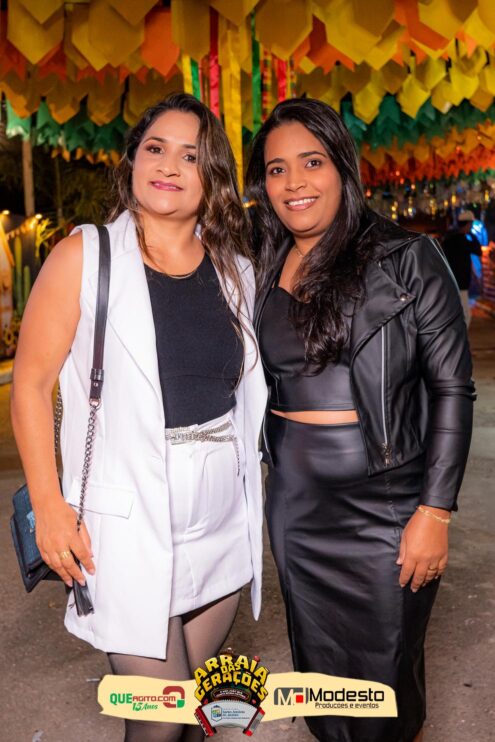 Júlio Nascimento encerra o Arraiá das Gerações com chave de ouro em Santo Antônio do Jacinto-MG 110