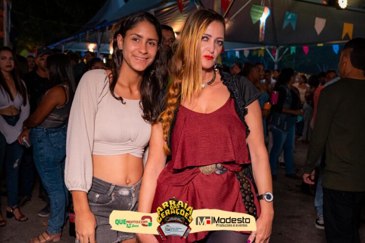 Júlio Nascimento encerra o Arraiá das Gerações com chave de ouro em Santo Antônio do Jacinto-MG 125