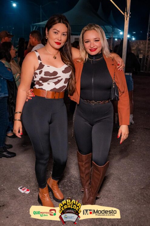 Júlio Nascimento encerra o Arraiá das Gerações com chave de ouro em Santo Antônio do Jacinto-MG 129