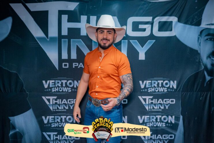 Júlio Nascimento encerra o Arraiá das Gerações com chave de ouro em Santo Antônio do Jacinto-MG 154