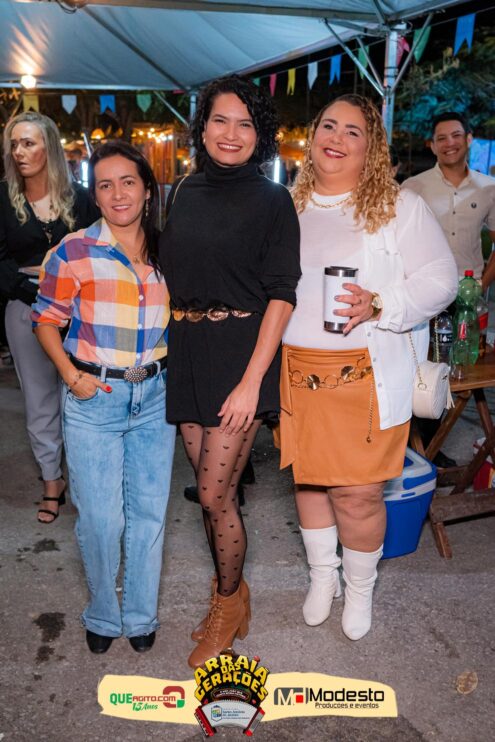 Júlio Nascimento encerra o Arraiá das Gerações com chave de ouro em Santo Antônio do Jacinto-MG 167