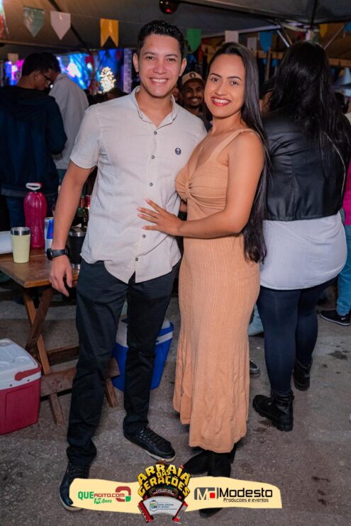 Júlio Nascimento encerra o Arraiá das Gerações com chave de ouro em Santo Antônio do Jacinto-MG 172