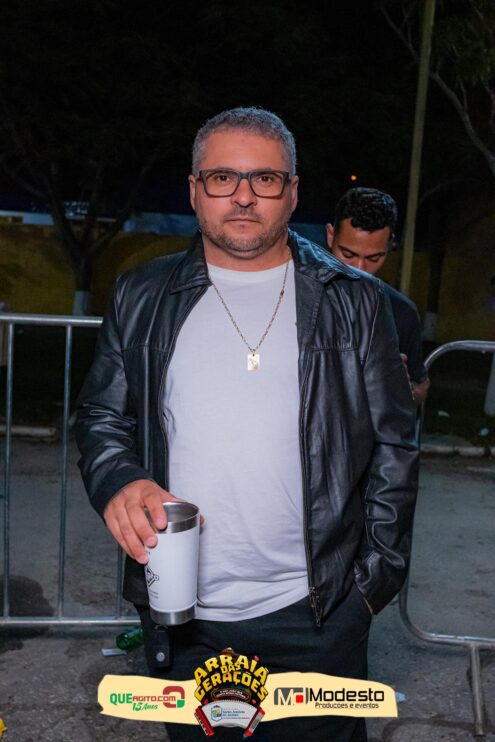 Júlio Nascimento encerra o Arraiá das Gerações com chave de ouro em Santo Antônio do Jacinto-MG 201