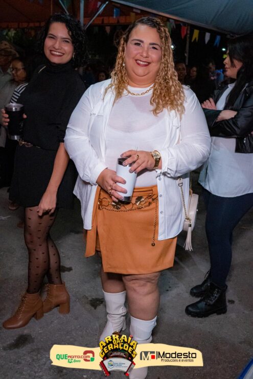 Júlio Nascimento encerra o Arraiá das Gerações com chave de ouro em Santo Antônio do Jacinto-MG 203