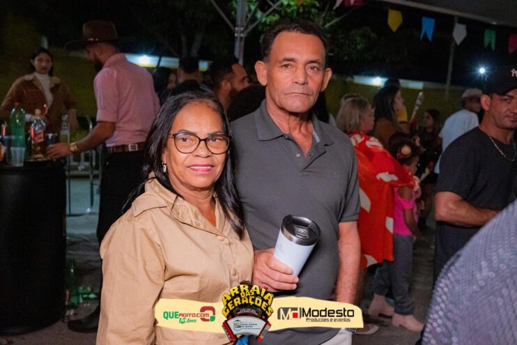 Júlio Nascimento encerra o Arraiá das Gerações com chave de ouro em Santo Antônio do Jacinto-MG 206