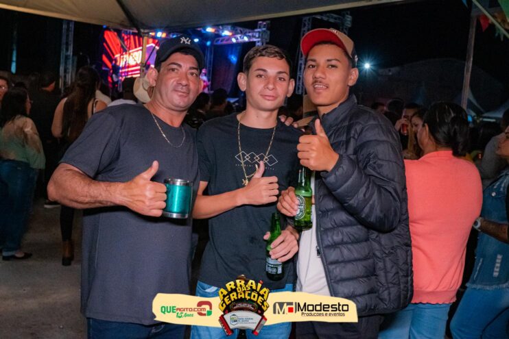 Júlio Nascimento encerra o Arraiá das Gerações com chave de ouro em Santo Antônio do Jacinto-MG 207