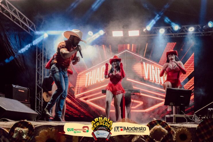 Júlio Nascimento encerra o Arraiá das Gerações com chave de ouro em Santo Antônio do Jacinto-MG 208