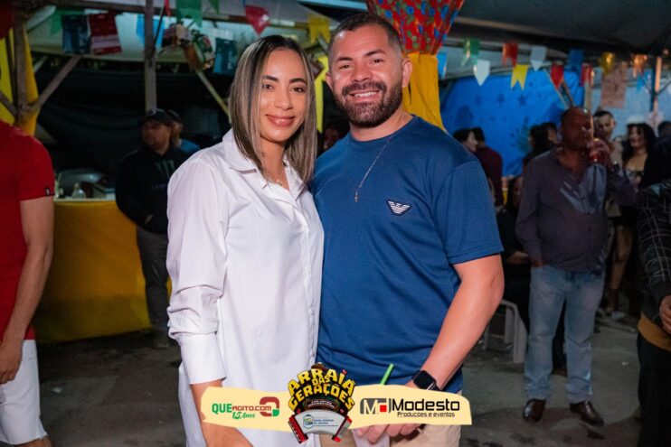 Júlio Nascimento encerra o Arraiá das Gerações com chave de ouro em Santo Antônio do Jacinto-MG 211