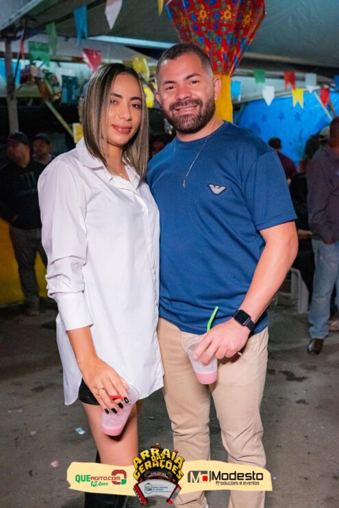 Júlio Nascimento encerra o Arraiá das Gerações com chave de ouro em Santo Antônio do Jacinto-MG 212