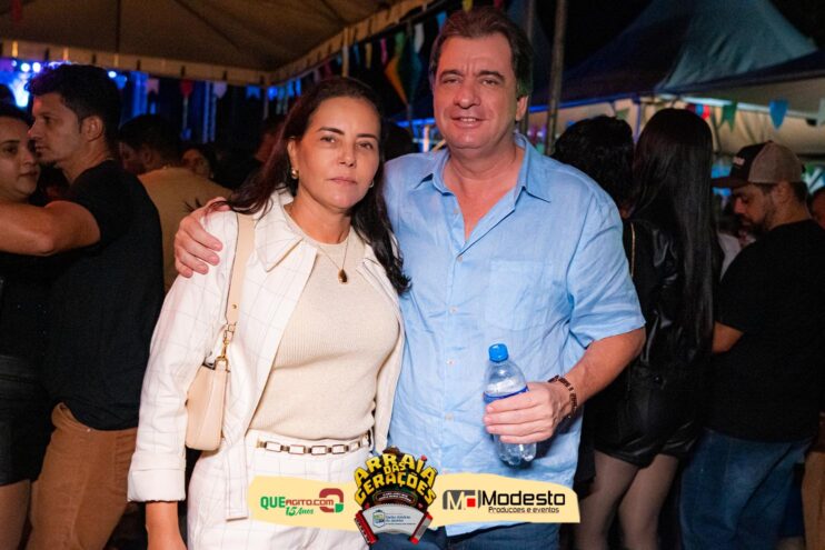 Júlio Nascimento encerra o Arraiá das Gerações com chave de ouro em Santo Antônio do Jacinto-MG 213