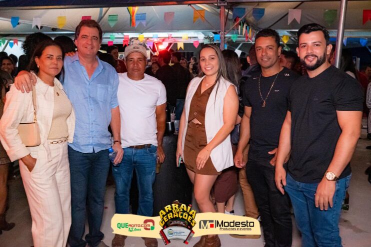 Júlio Nascimento encerra o Arraiá das Gerações com chave de ouro em Santo Antônio do Jacinto-MG 215