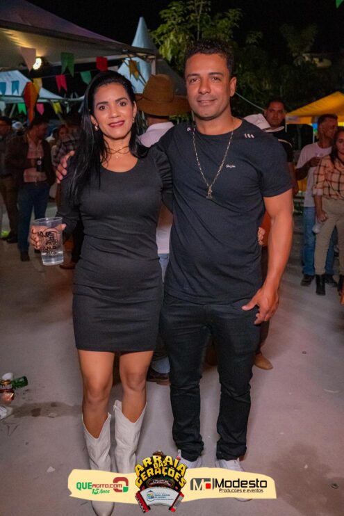 Júlio Nascimento encerra o Arraiá das Gerações com chave de ouro em Santo Antônio do Jacinto-MG 229