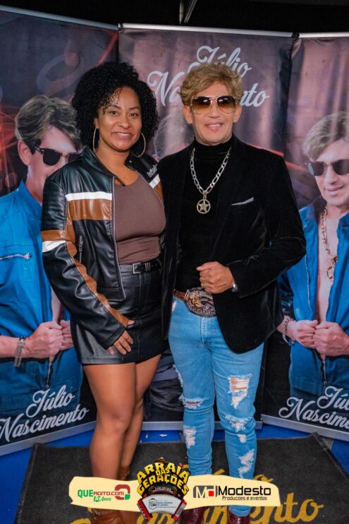 Júlio Nascimento encerra o Arraiá das Gerações com chave de ouro em Santo Antônio do Jacinto-MG 245