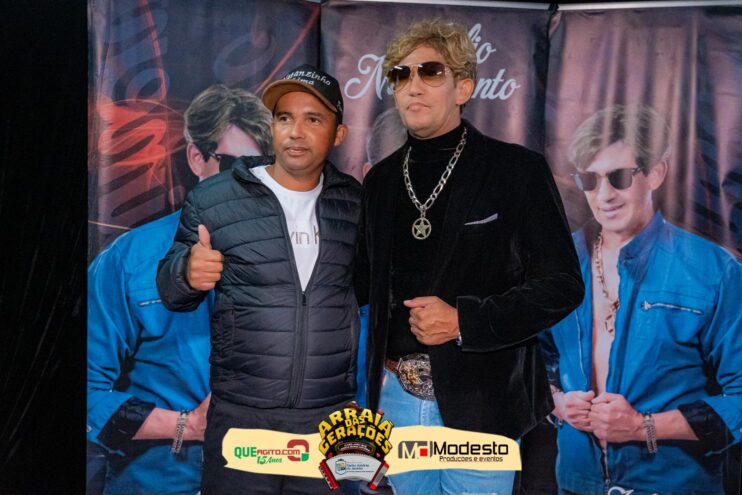 Júlio Nascimento encerra o Arraiá das Gerações com chave de ouro em Santo Antônio do Jacinto-MG 254